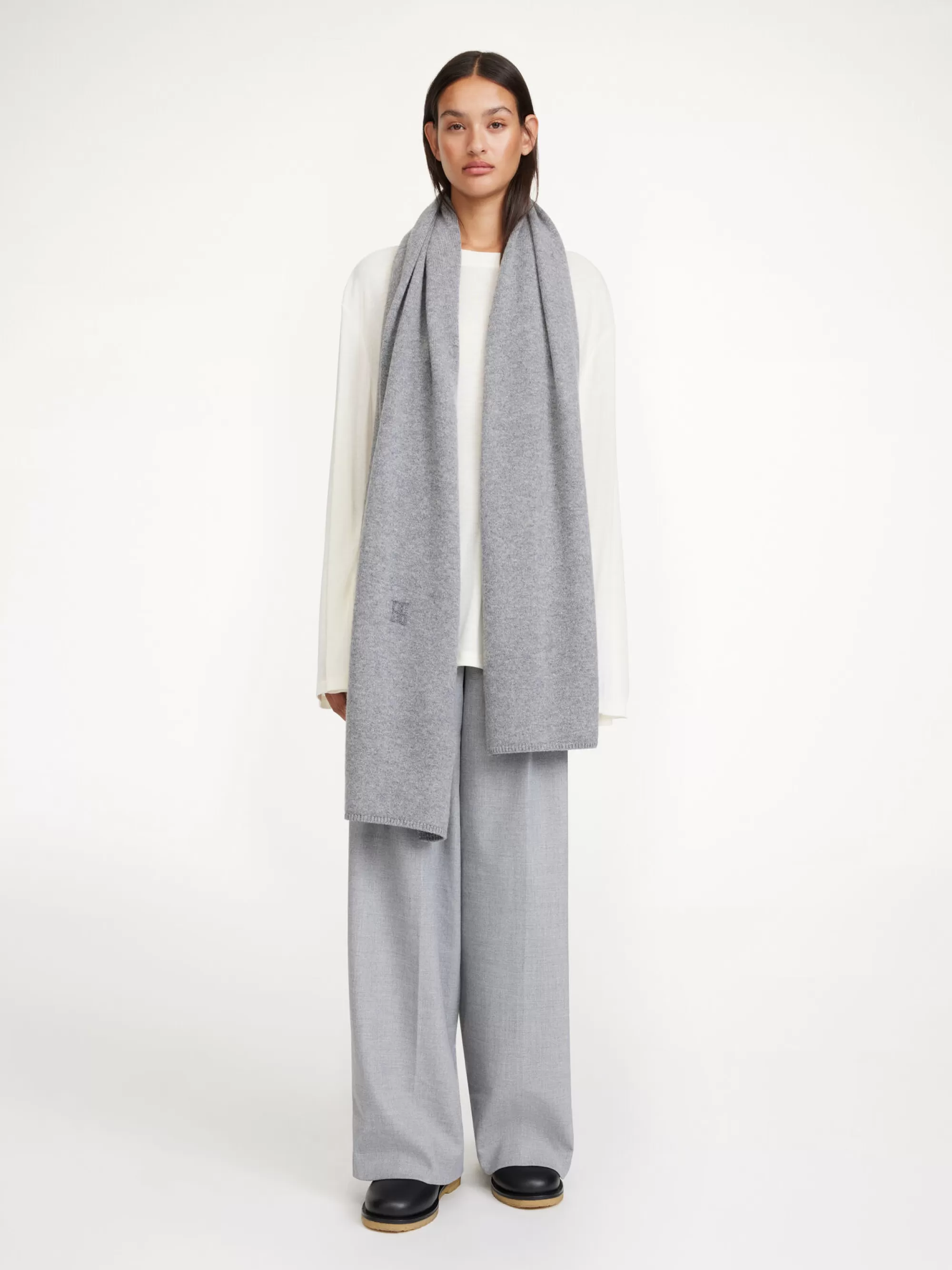 New By Malene Birger Jackla Tørklæde Grey Melange