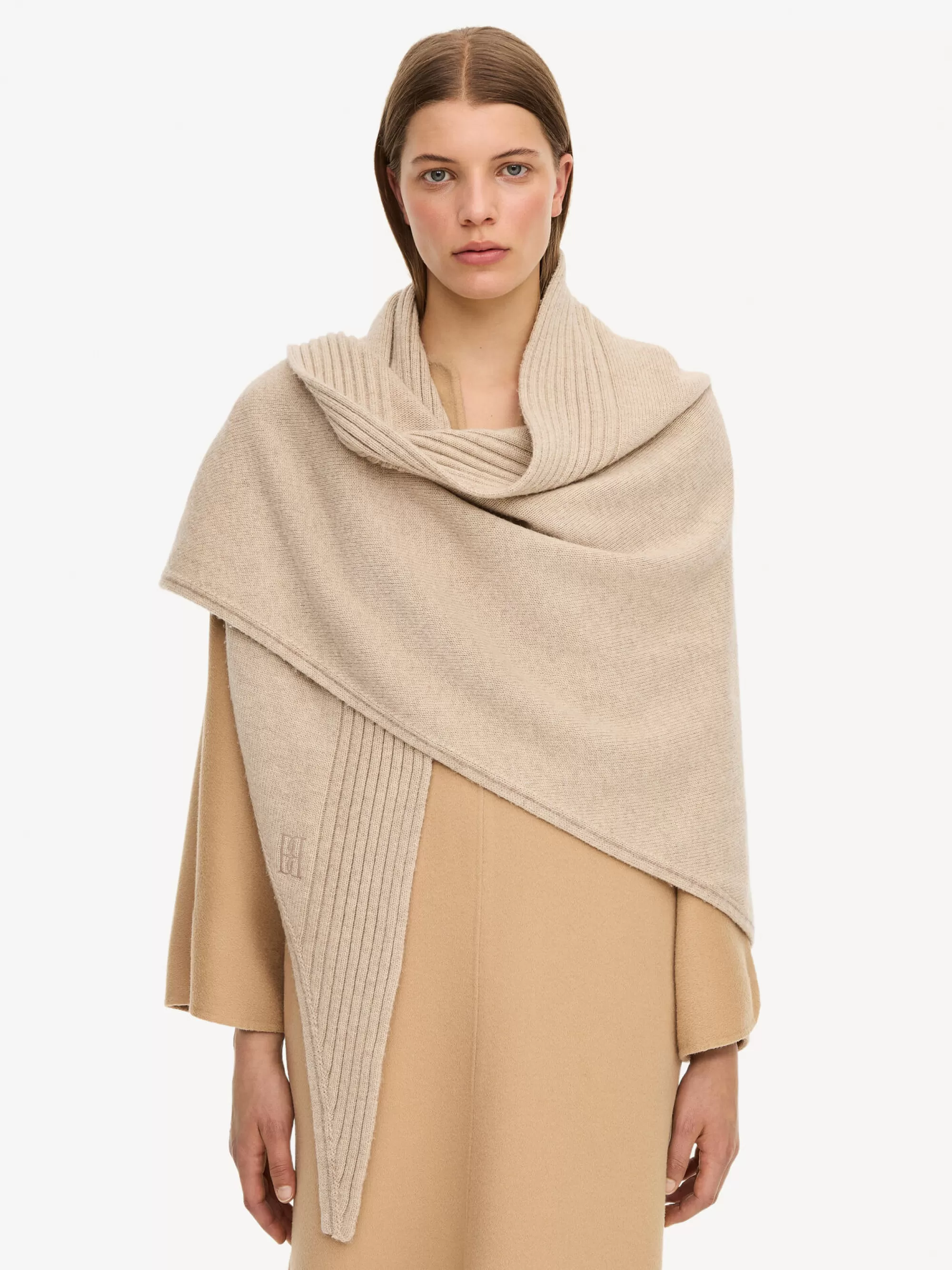 Best Sale By Malene Birger Scarpenna Ribstrikket Tørklæde Twill Beige